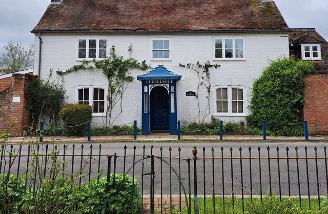 5 bedroom family home in friendly village by local country park, river and coast