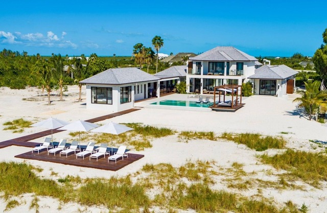 5 Bedroom Luxury modern and elegant beach house located along Grace Bay Beach