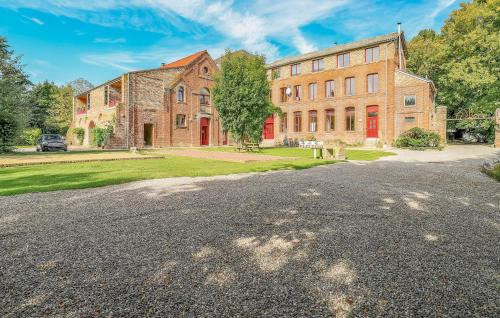 5 Bedroom Stunning Home In Quiestede