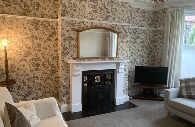 5 Bedroom Victorian House in Westgate-on-Sea (nr Margate) 5 min walk to beach