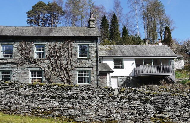 5 bedrooms, 5 bathrooms, 2 living rooms and mountain views from every room!