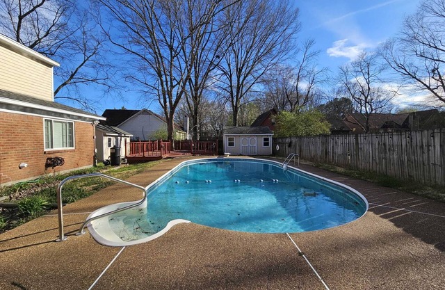 5-BR Home with Pool Near Collierville - Primary Master Bedroom Downstairs.