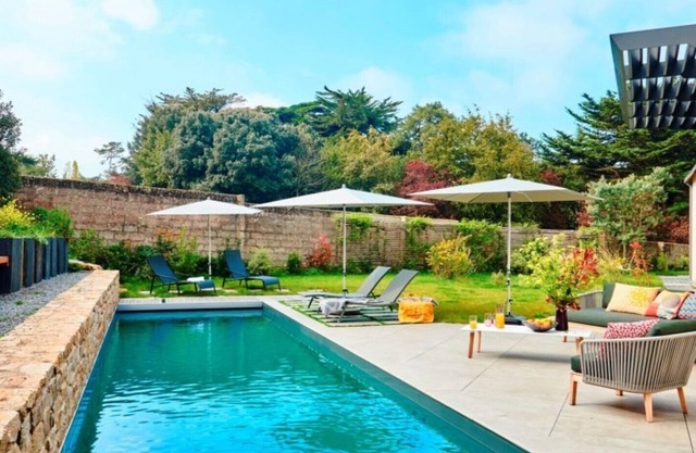 5* - Coeur de Batz, Beach 350m, TGV train station, 2 electric vehicles. Ideal location