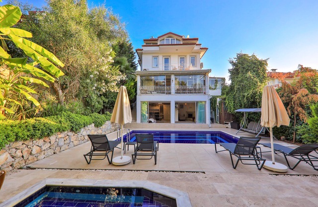 5*Luxury Villa , Heated Pool, Jacuzzi, BBQ, Sauna, Turkish Hamam