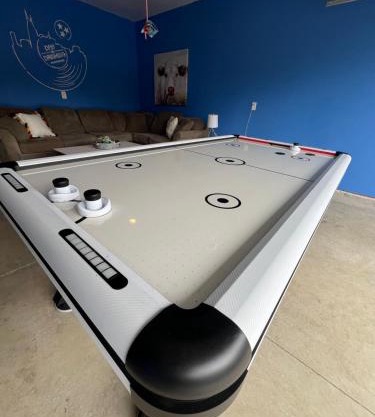 5 Min To Broadway Game Air Hockey Parking