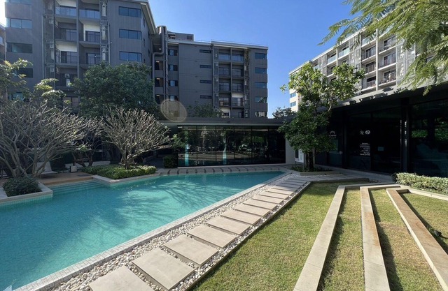 5 mins to BTS Surasak Family 2Bedrooms 2BR w/Pool/Gym/Wi-fi@Sathornn