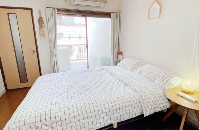5 minutes by train to Universal Studios and Umeda 5 minutes walk from Nishikujo Station Dejavu - Hayashi Minshuku NISHIKUJO/Osaka Ōsaka
