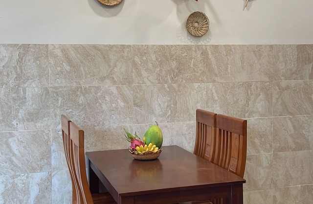 5 minutes from Beach - Local House with Mountain-view Balcony