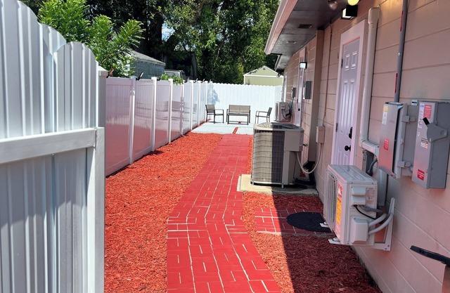 5 minutes from Bush Garden and USF! Apartment for 2 people, cozy.