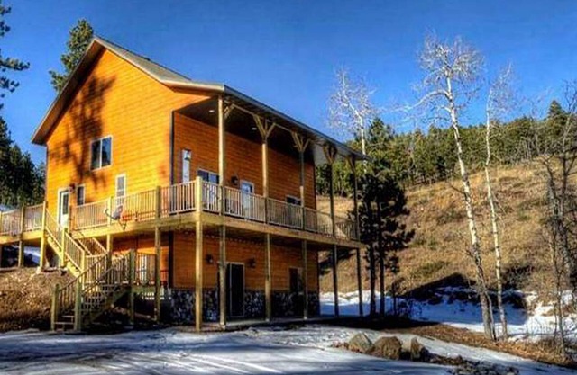 *5 Minutes From Deadwood, * Sweeping Views, * Outstanding Locale