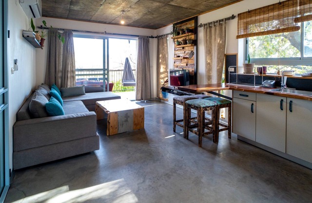 5 minutes from the banyas river