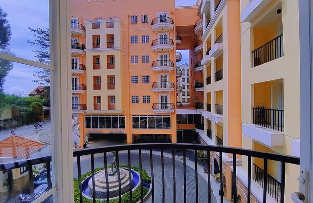 5 minutes to the theme park! Family-sized condo