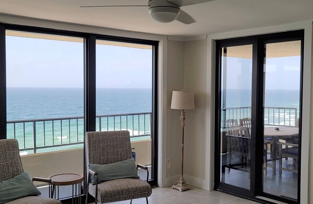 5-nites in OCT. JUST OPENED! GULF FRONT BEAUTY AWAITS! 2/2, TOP FLR, w/BALCONY!