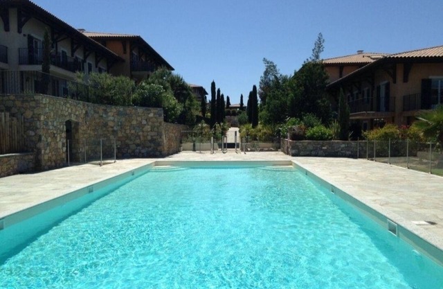 5-person apartment 51m2 in secure luxury residence
