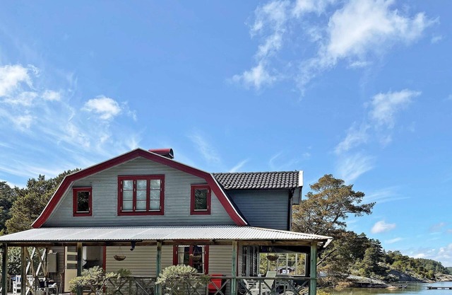 5 person holiday home in UDDEVALLA