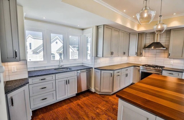 5 Star Luxury Waterfront Beach House-Easy Bay Access from Lagoon