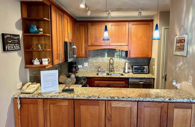 5-Star Reviews! All Remodeled! Split Air! Quiet Building 5! Ocean/Garden View!