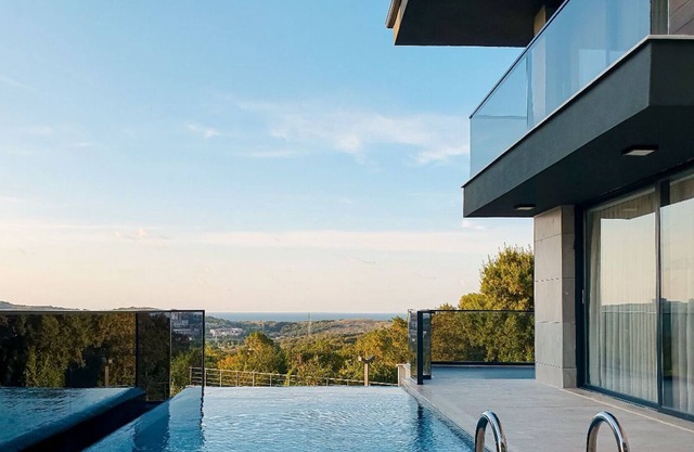 5 Star Villa with 4 Bedrooms, Istanbul Villa 1001