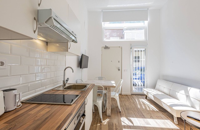 50 mts Metro, 4km Sol/atocha/retiro, Nuevo, Secadora y Lavadora, Wifi, Mascotas