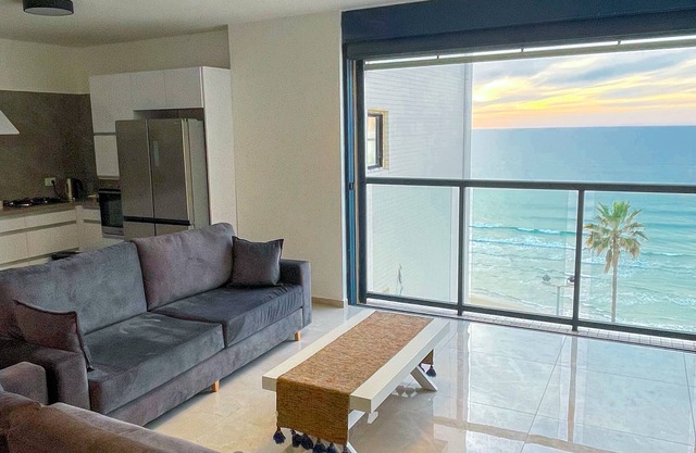 50 steps from the beach ! family Apartment with 3 bedrooms