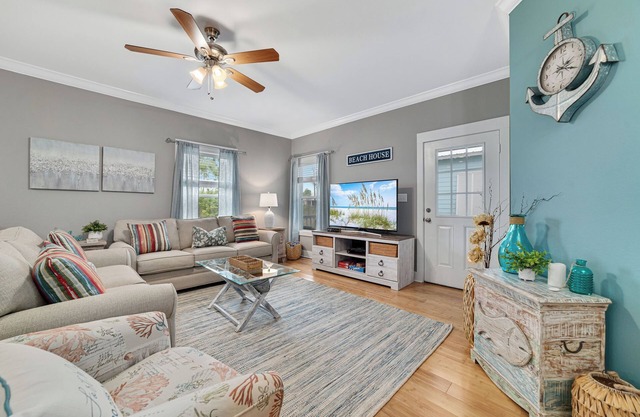 5003 3b2b Sea Pearl Cottage sleeps 10 pool, beach