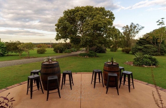 5acres, 5bdr, Hunter Valley Vineyards, Fireplace, Pool, Secluded, Nature views
