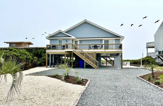 5BR 5.5BA House-Oceanfront; Ocean, ICW & Lighthouse Views; Sleeps 10