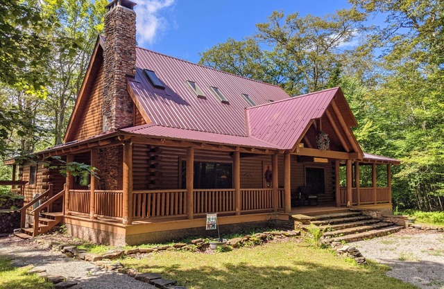 5BR Cabin; Hot Tub, Summer escape to Snowshoe!
