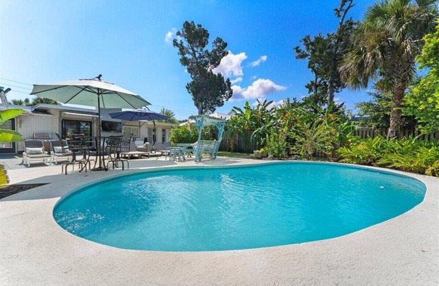 5BR Ocean Getaway | St. Augustine Home w/Tiki Bar