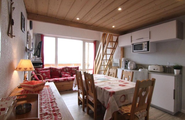 5th floor, balcony, tv, ski locker, 40m², Alpe d'Huez