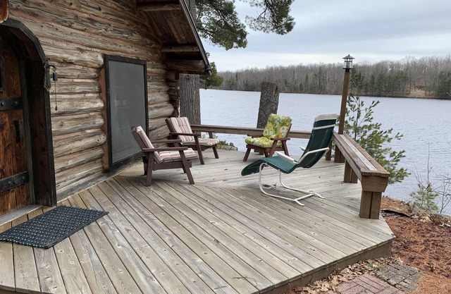 5th Season: A Secluded Riverside Retreat in Michigan's Upper Peninsula