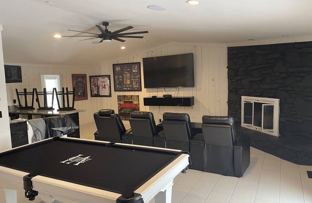 6 bedroom 5 bath dream escape with over 4600 square feet!