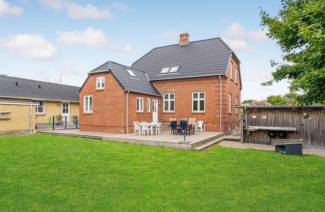 6 bedroom awesome home in Bagenkop