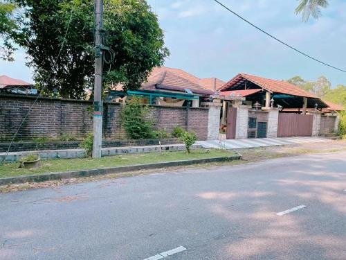 6 bedroom Villa Medina Bungalow at Pantai Bagan Lalang