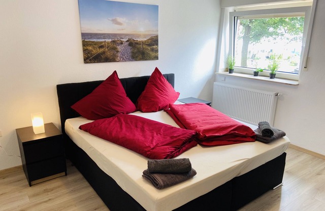 6 bedrooms, 11 beds, 2 living rooms, own parking spaces