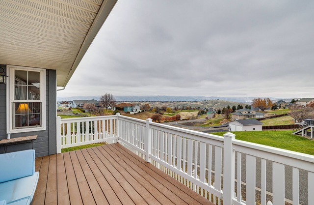 6 Mi to Dtwn Lewiston: Quiet Home w/Views