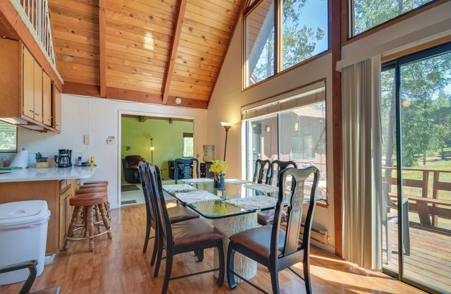 6 Mi to Yosemite Nat'l Park: 14-Acre Retreat!