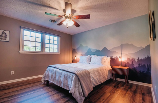 6 MINS to VT! Family & Kid Friendly 3BR/2.5BA Private Home with Huge Yard.