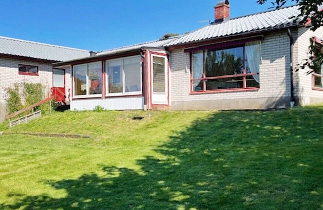 6 person holiday home in Skummeslövsstrand