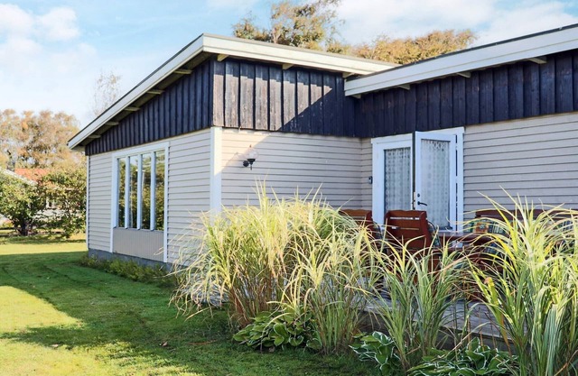 6 person holiday home in Skummeslövsstrand