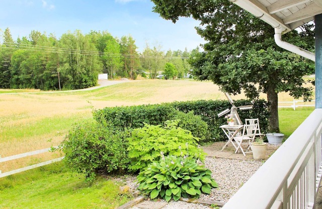 6 person holiday home in TROLLHÄTTAN