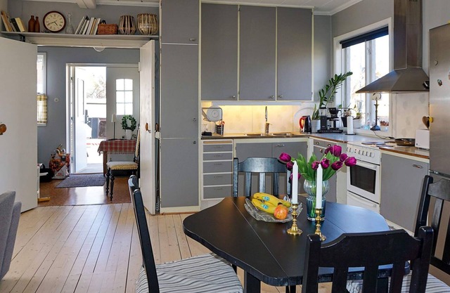 6 person holiday home in HOVMANTORP