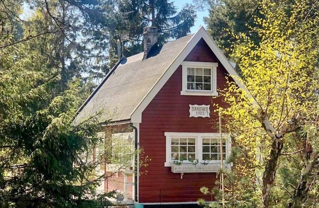 6 person holiday home in HÖLLVIKEN