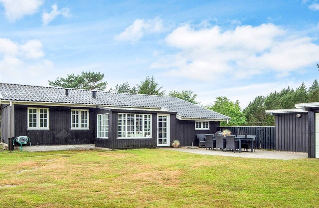 6 person holiday home in Blåvand