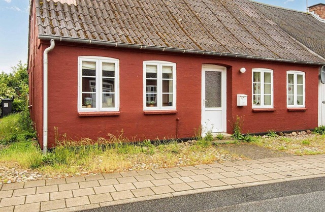 6 person holiday home in Bredebro
