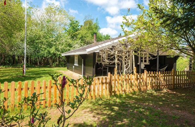 6 person holiday home in Fårvang