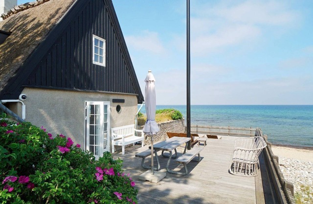 6 person holiday home in Græsted