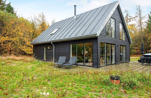 6 person holiday home in Hovborg