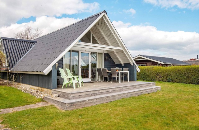 6 person holiday home in Hejls