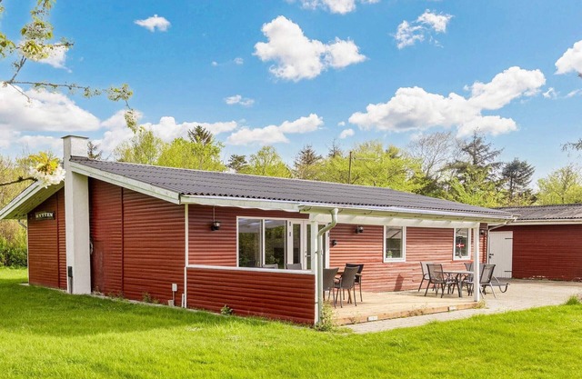 6 person holiday home in Nibe-By Traum